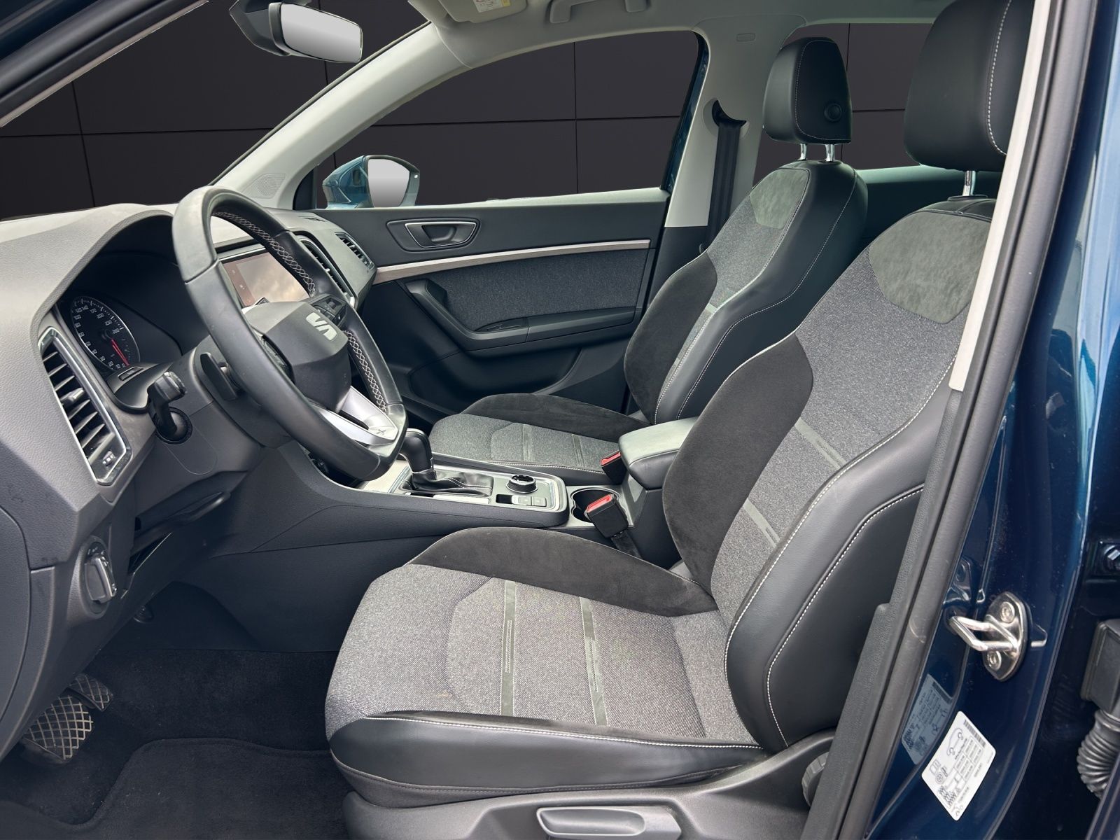 Fahrzeugabbildung SEAT Ateca TDI Xperience DSG LED AHK Navi ACC RFK SH
