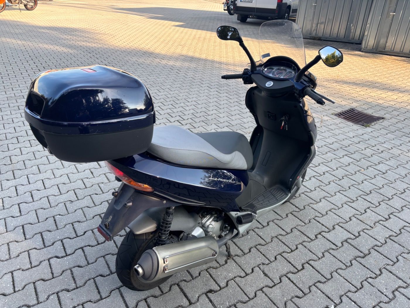 Fahrzeugabbildung Aprilia Leonardo 300
