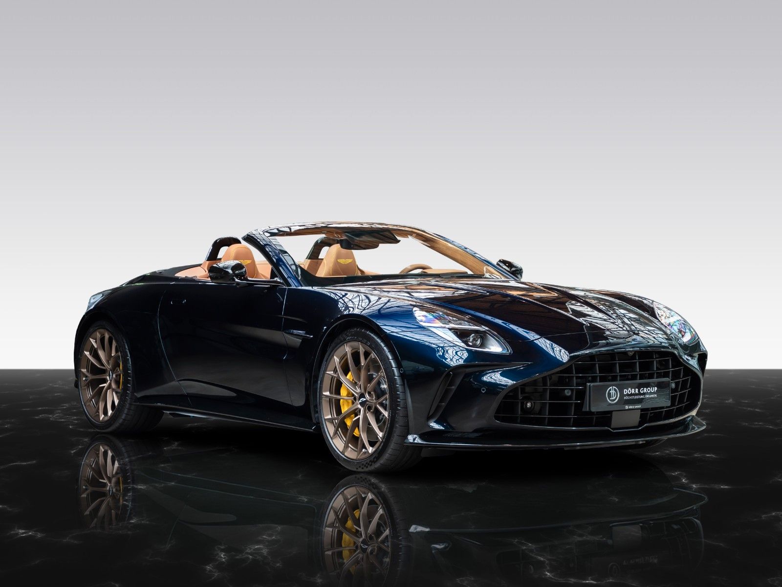 Aston Martin V8 Vantage Roadster| Black Sytle |