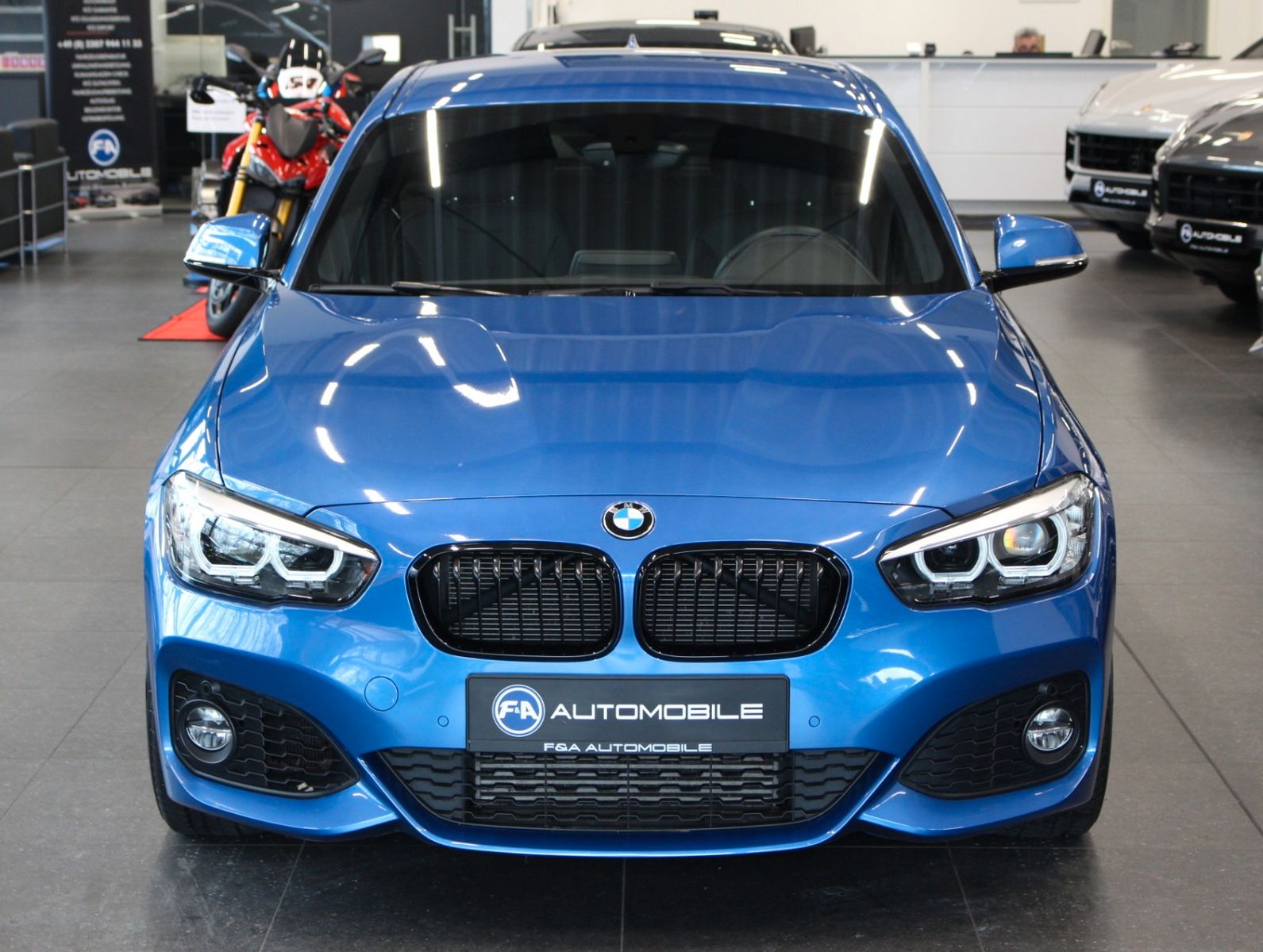 Fahrzeugabbildung BMW 118i Edition M Sport Shadow*1.Hand