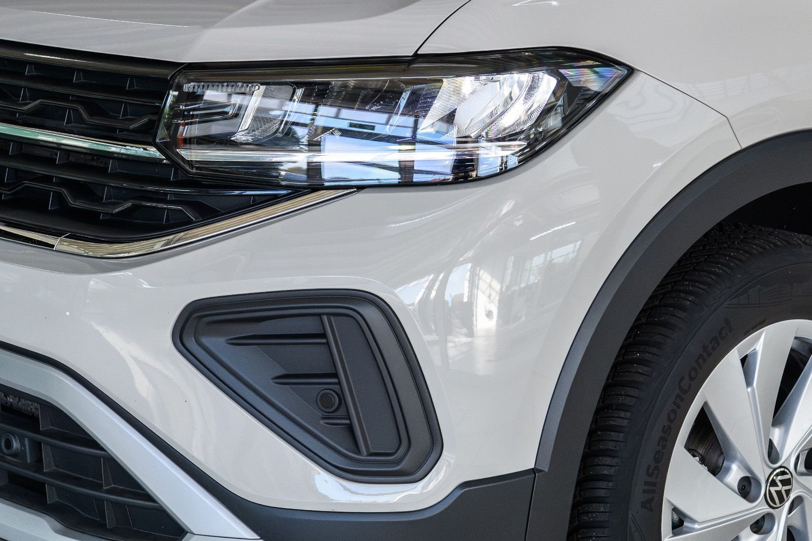 Fahrzeugabbildung Volkswagen T-Cross Life 1.0 TSI LED+KAMERA+NAVI+ACC+5 J.GAR