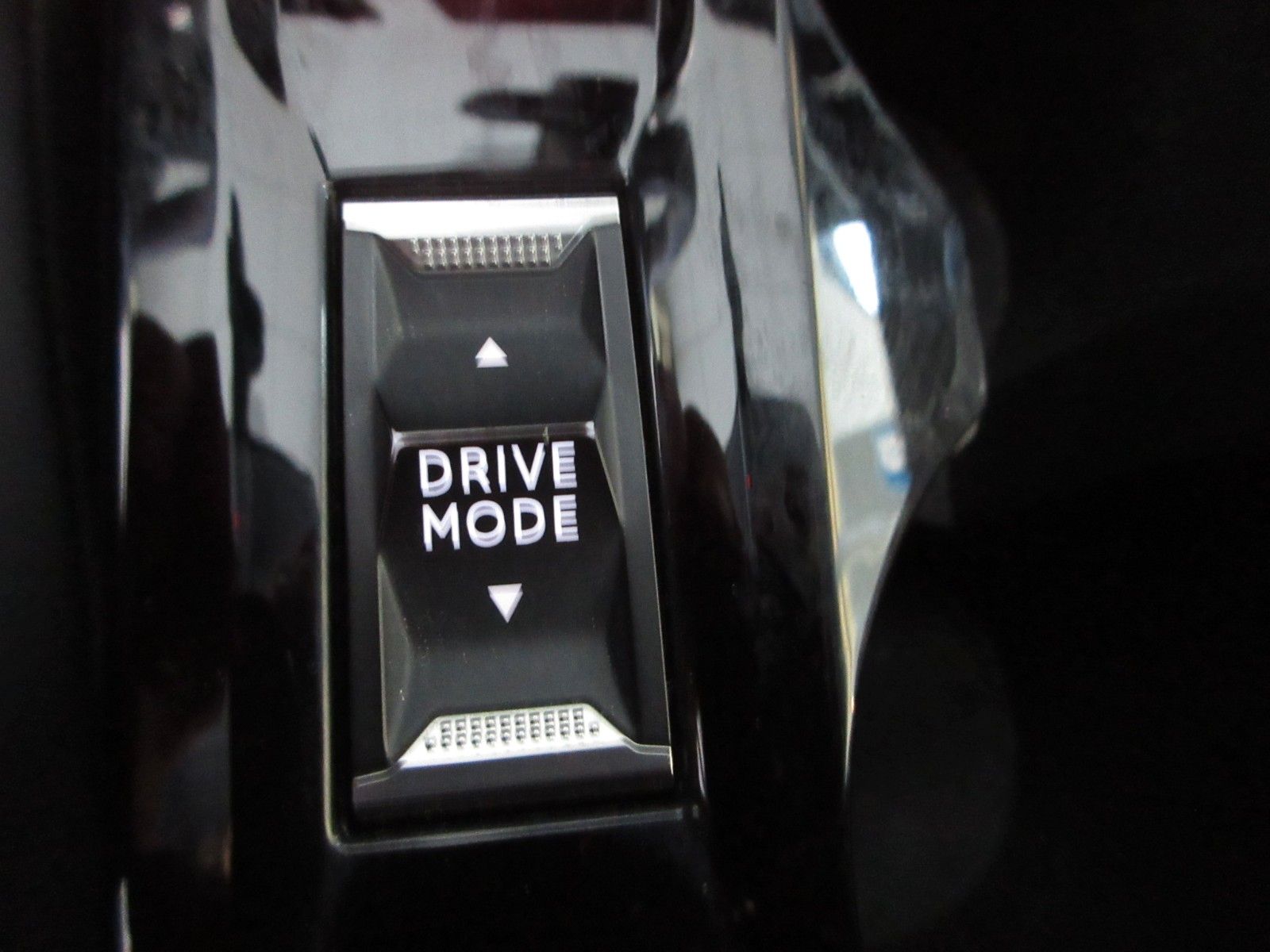 Fahrzeugabbildung Peugeot 208 Allure 1.2T FULL-LED/NAVI/PDC/CAM/ALU