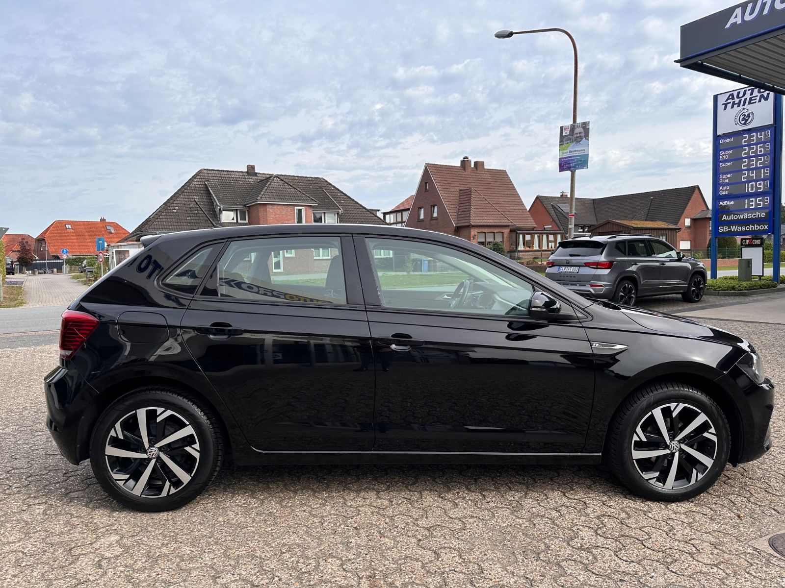 Fahrzeugabbildung Volkswagen Polo 1.0 TSI Comfortline APP/SHZG/GJR/PDC