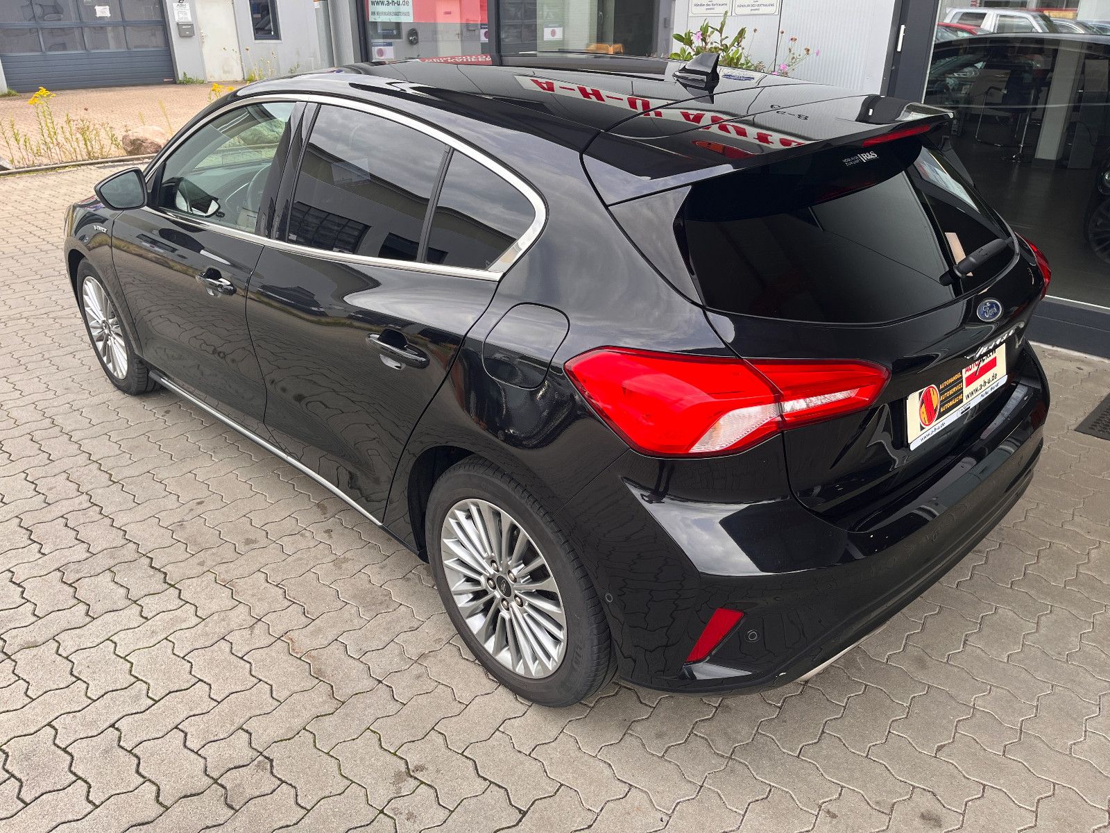Fahrzeugabbildung Ford Focus Lim. Vignale