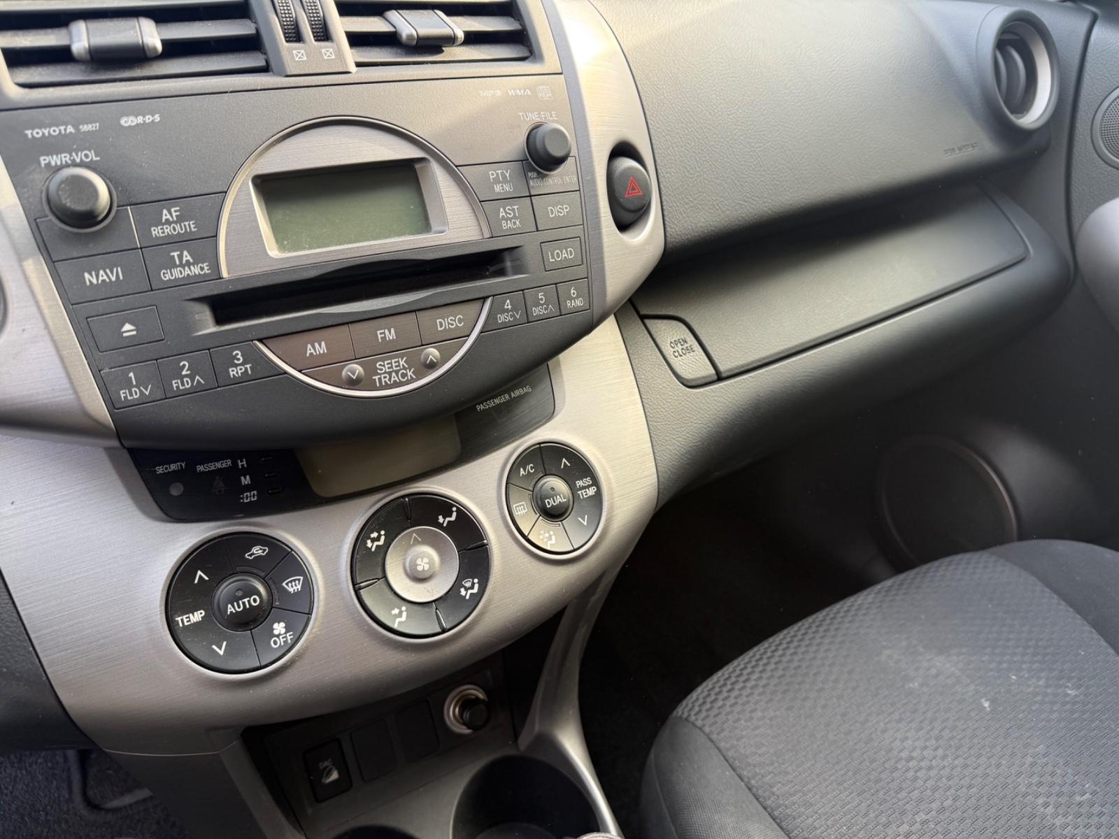 Toyota RAV4 2.0 VVT-i 152 ch 4x4 Sol • Boîte auto • Clim auto • Régulateur • Jantes alliage
