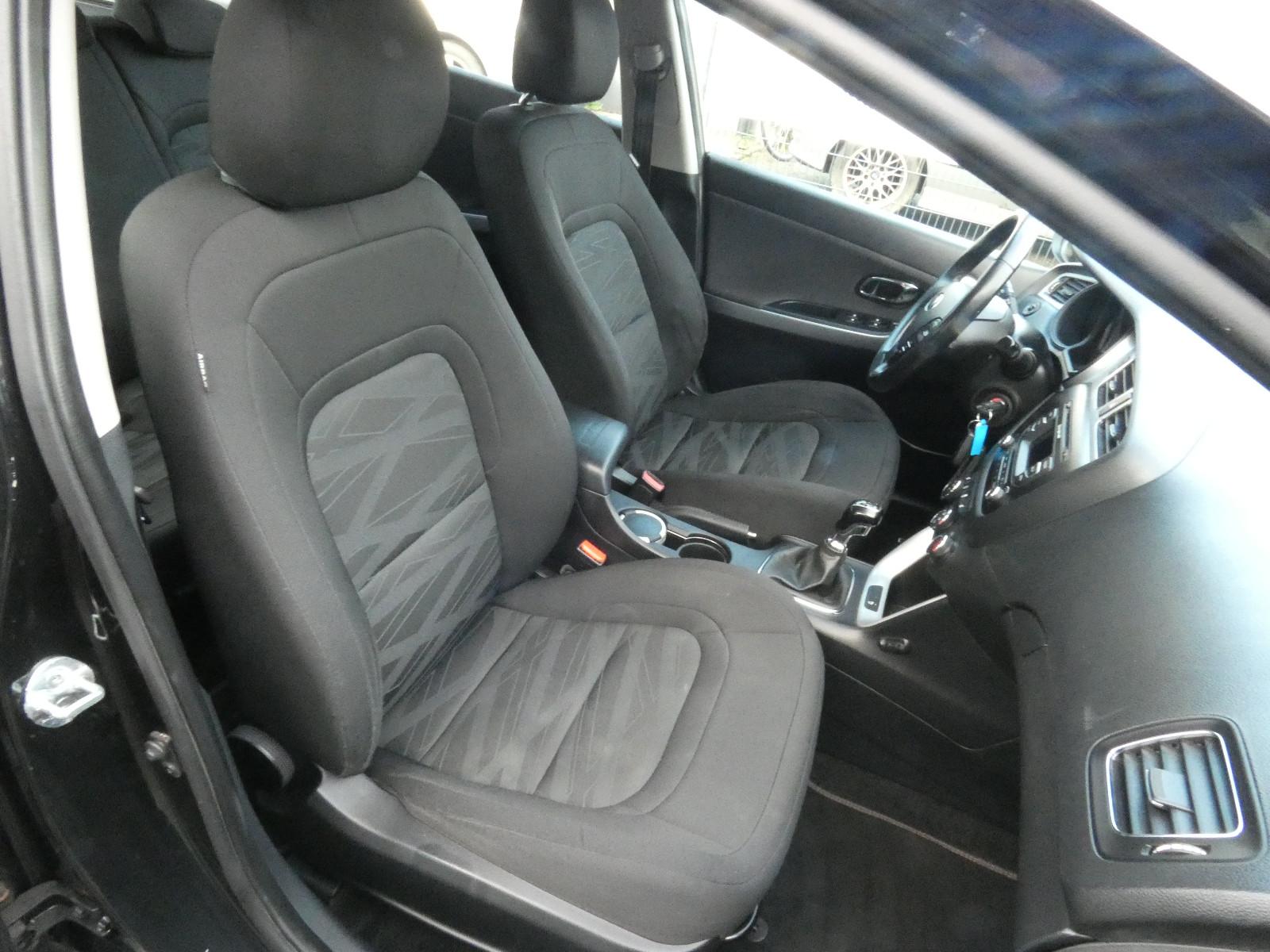 Kia cee'd 2013 — photo 11