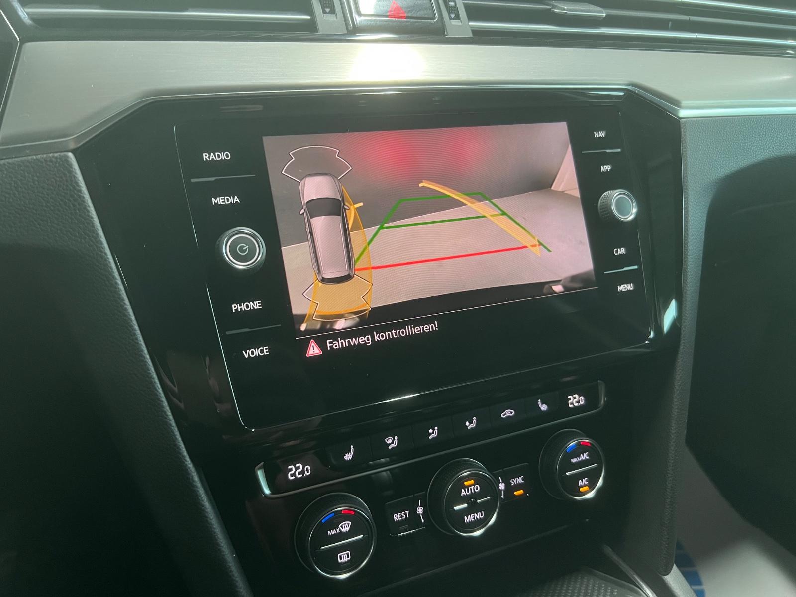 Volkswagen Passat 2.0 TDI Matrix-LED ACC AHK Kamera Navi