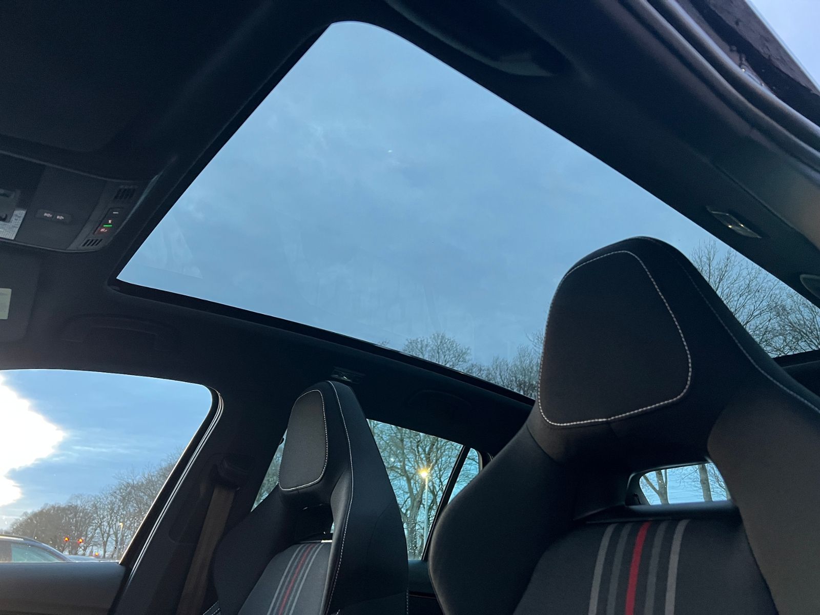 Fahrzeugabbildung SKODA Kamiq Monte Carlo 1.0 TSI DSG *Garantie, LED, AH