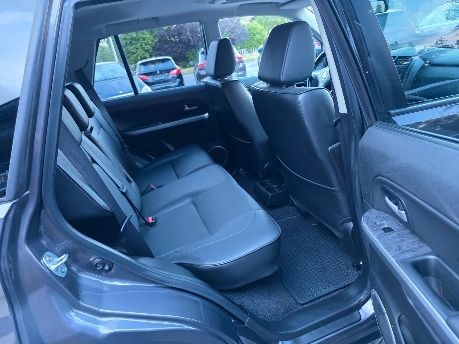 Suzuki Grand Vitara 2.4 VVT 169 ch 4x4 Club • Boîte auto • 5 portes • GPS • Attelage