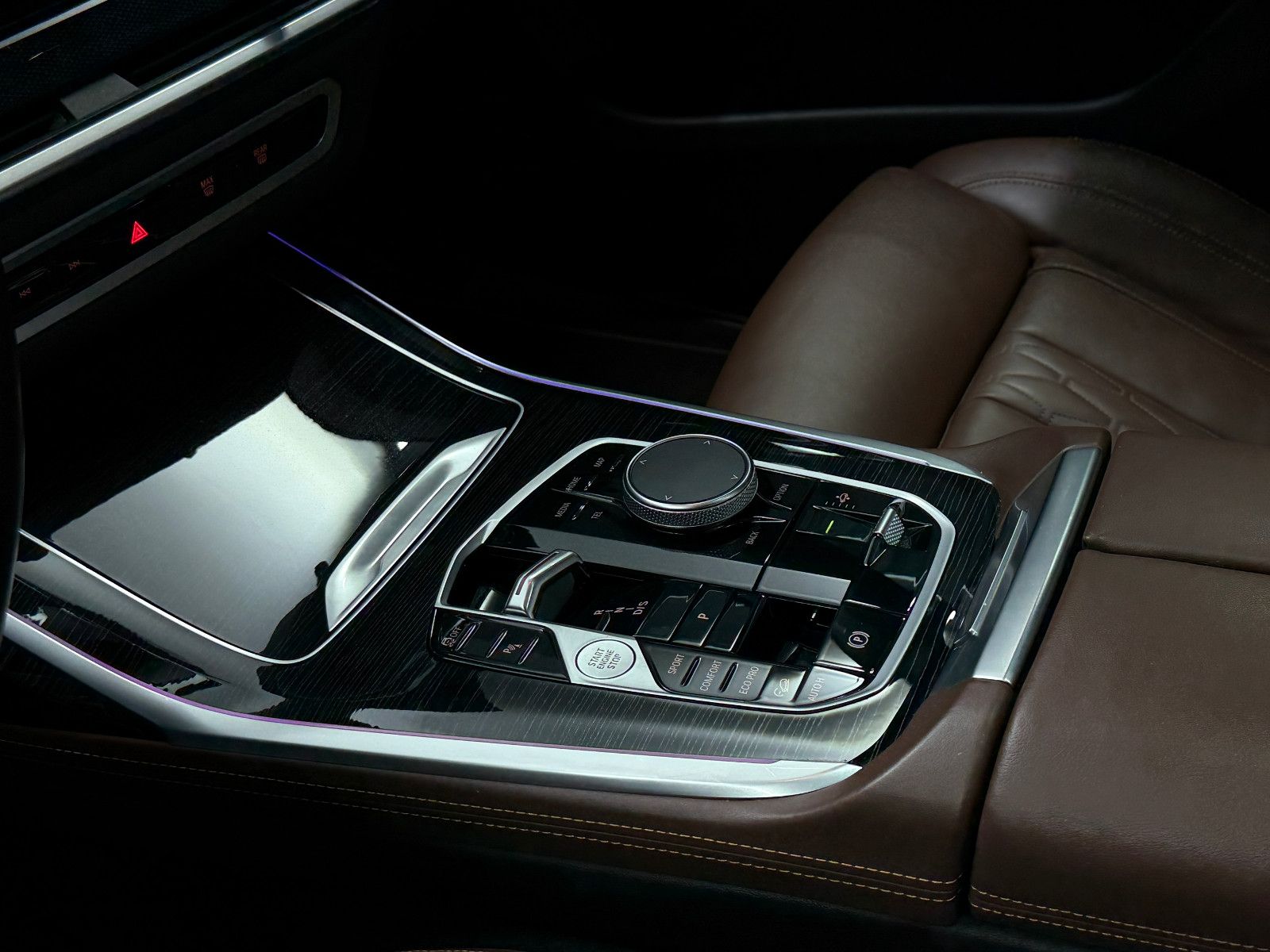 Fahrzeugabbildung BMW X7 xDrive 40 d M Sport PRO|SKY-LOUNGE|7-SITZE|
