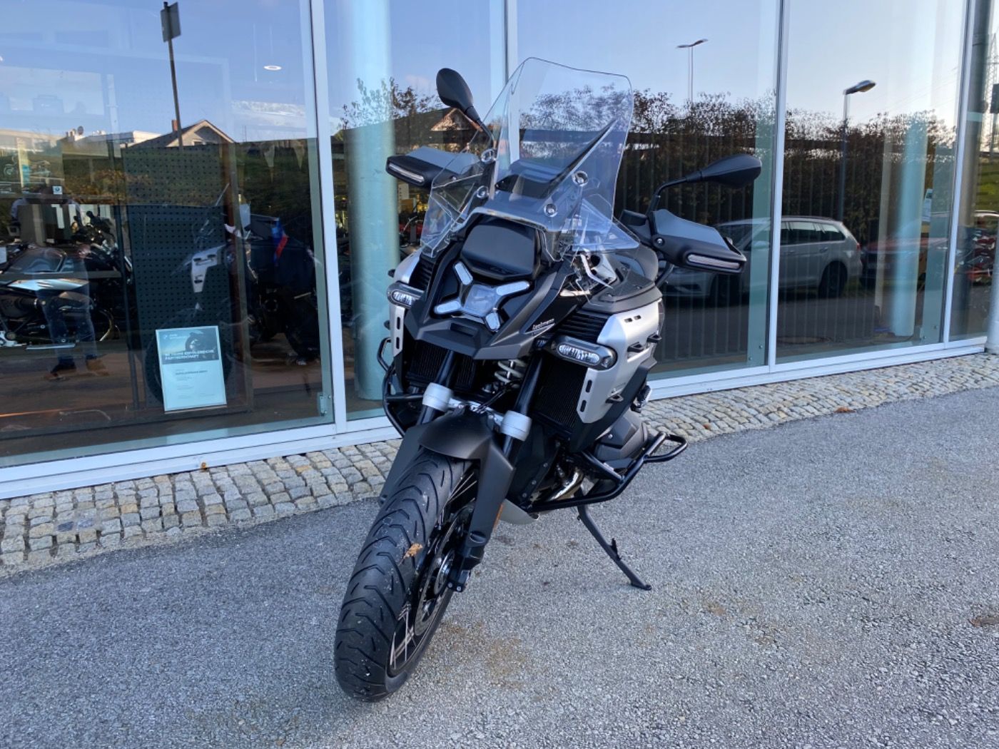 Fahrzeugabbildung BMW R 1300 GS Adventure Triple Black