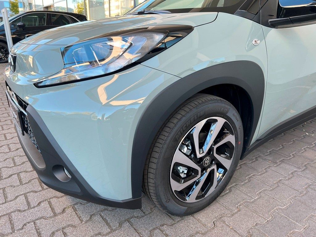Fahrzeugabbildung Toyota Aygo X Teamplayer 1.0 RFKAM ACC