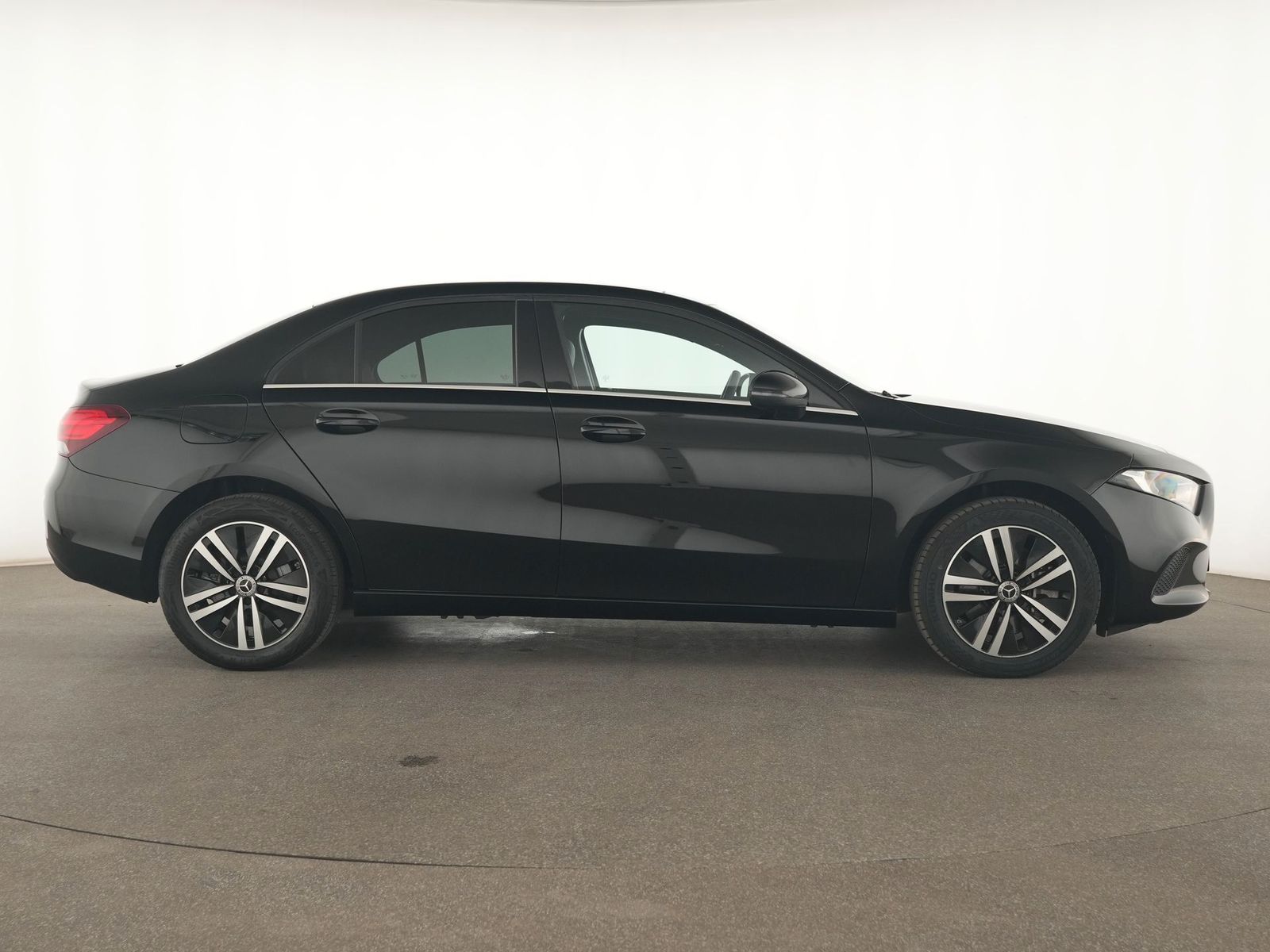 Mercedes-Benz A 250 e Style Rückfahrkamera Tempomat Pano Kessy foto 5