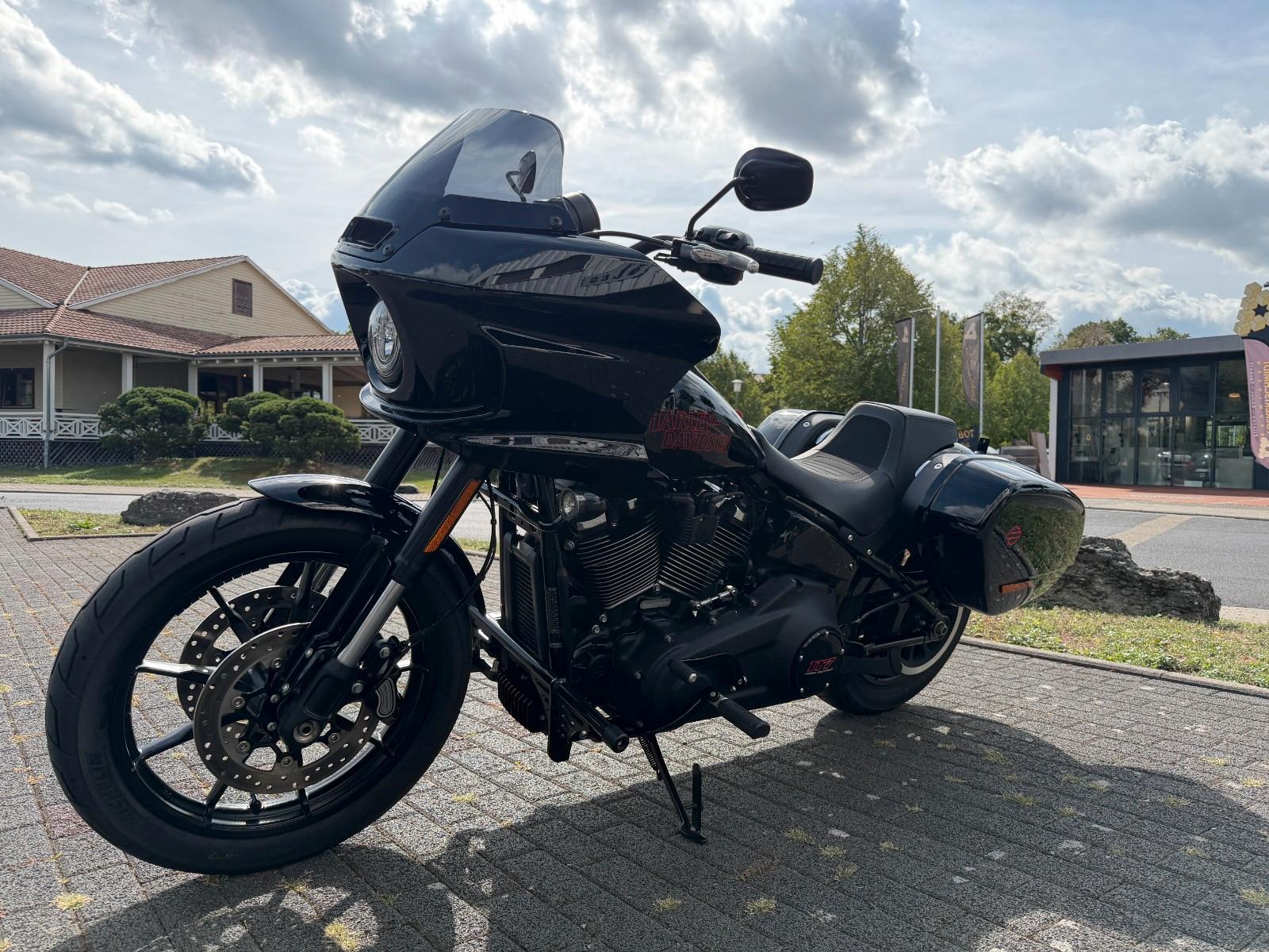 Harley-Davidson FXLRST Low Rider ST 117 deutsches Modell 2025