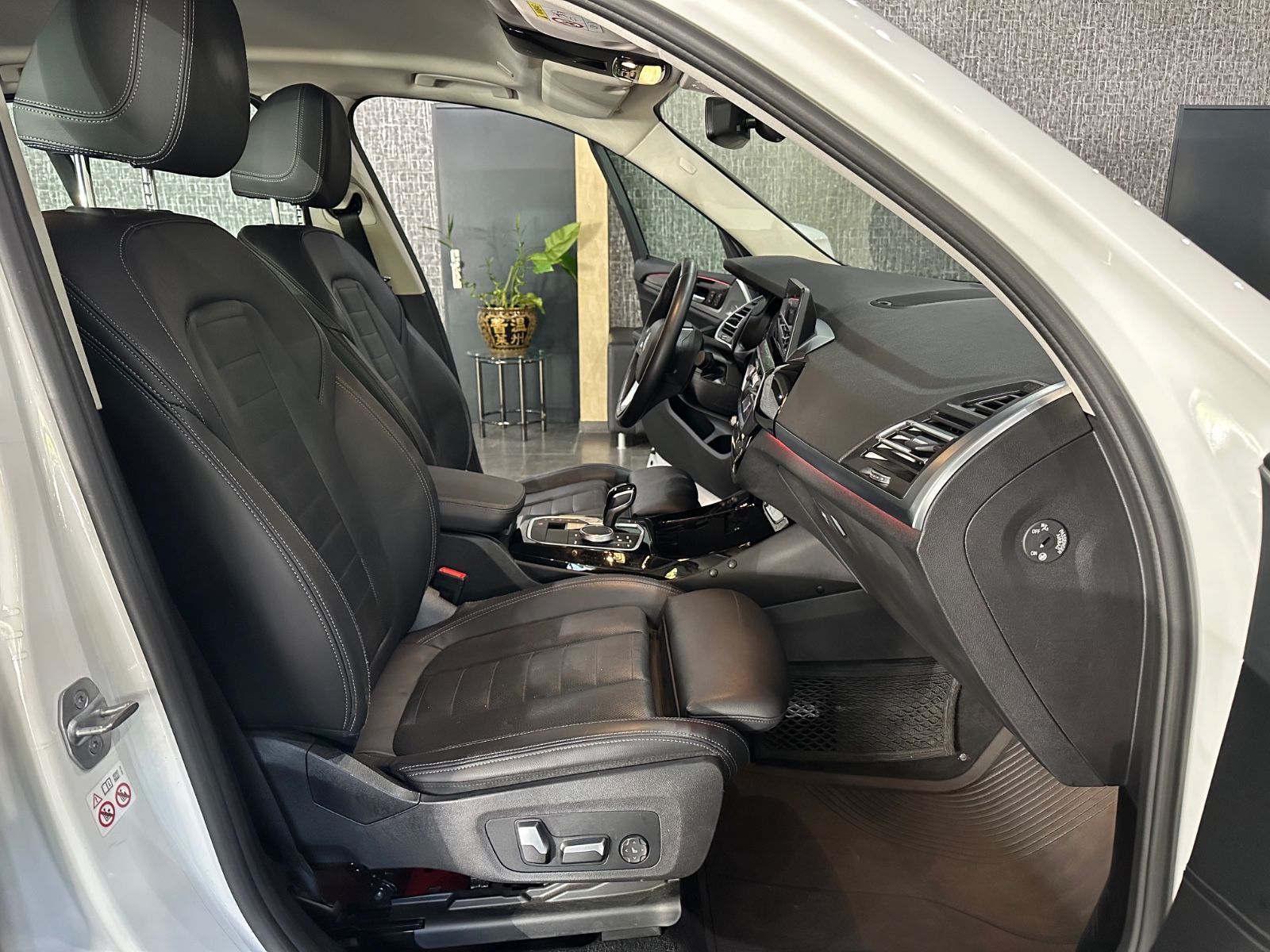 BMW X3 xDrive 20 d / KAMERA /LEDER / Sitzklima / LED foto 8