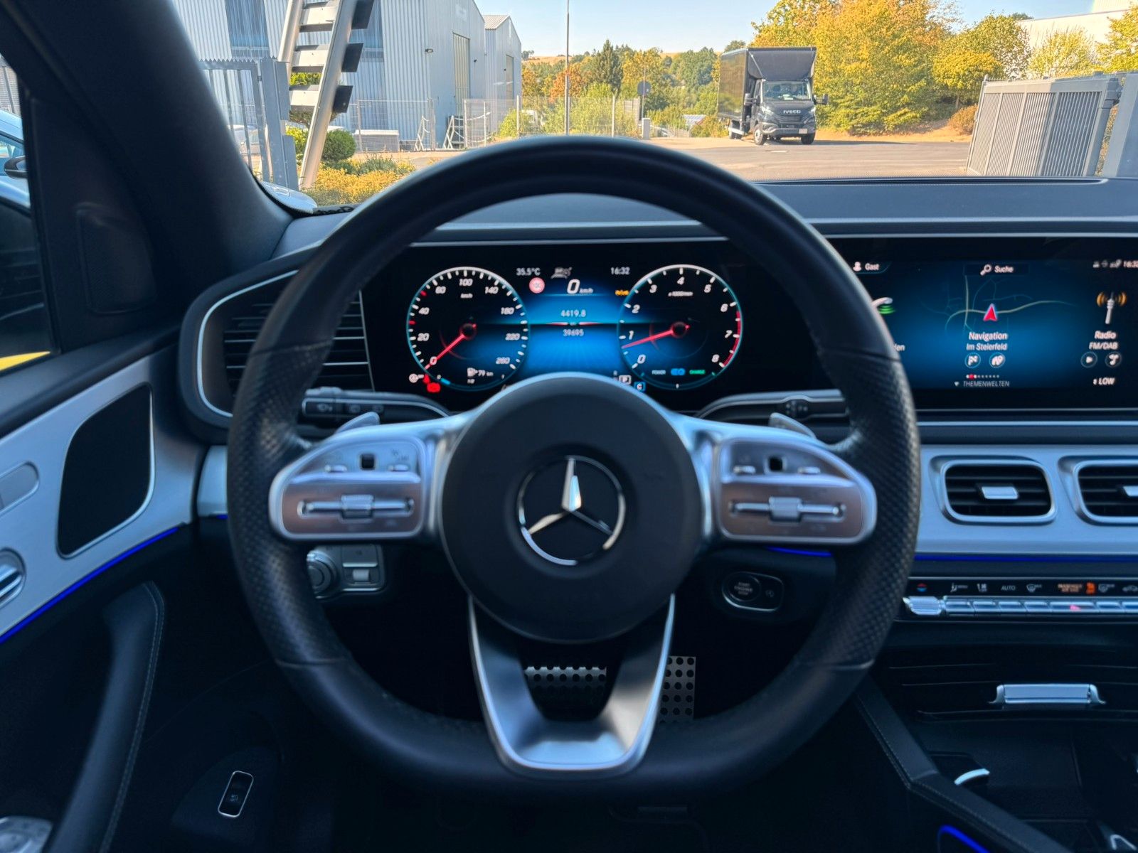 Fahrzeugabbildung Mercedes-Benz GLE 450 4M AMG+Distr+Pano+Night