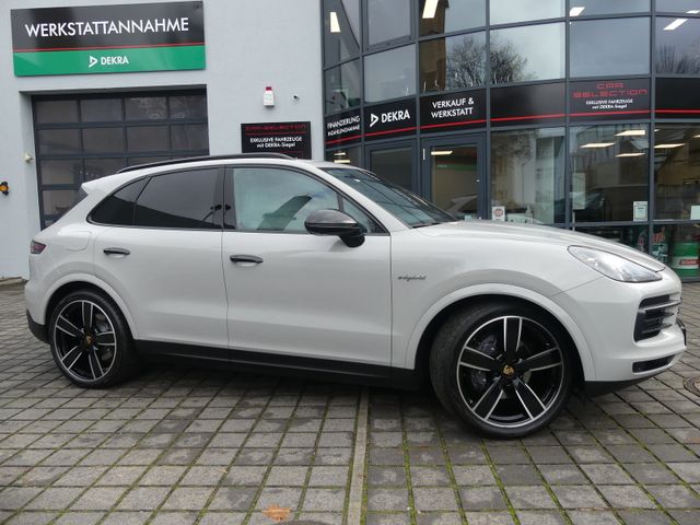 Porsche Cayenne E-Hybrid 340KW PANO/KAM/LED/22''/BELÜFTE