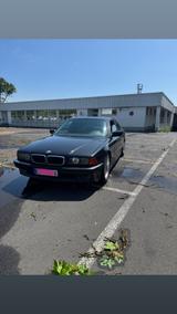 BMW E38 730i - BMW 730: E38