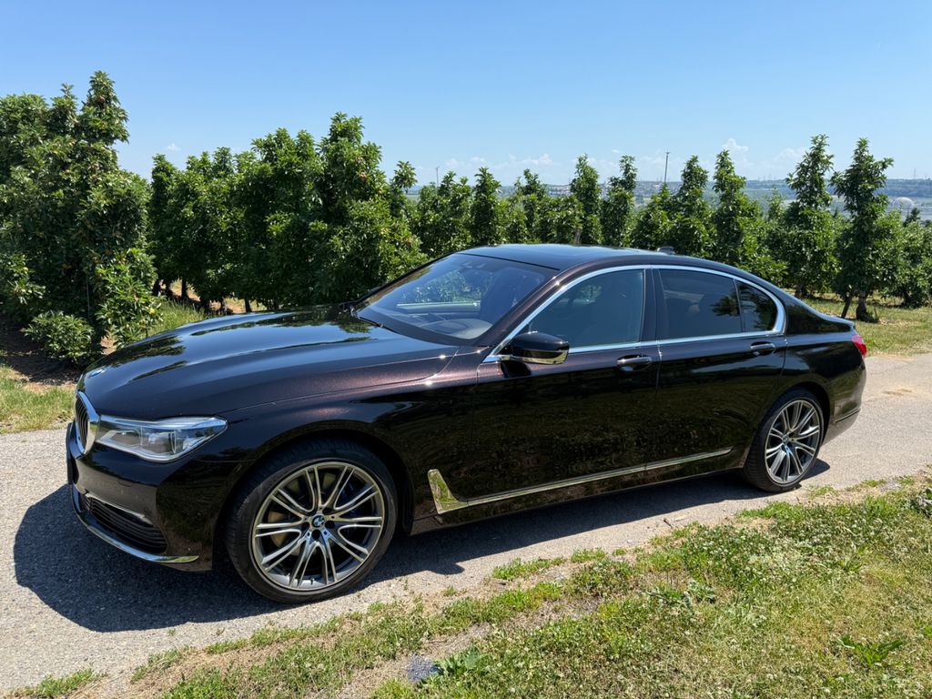 Image of BMW 750
