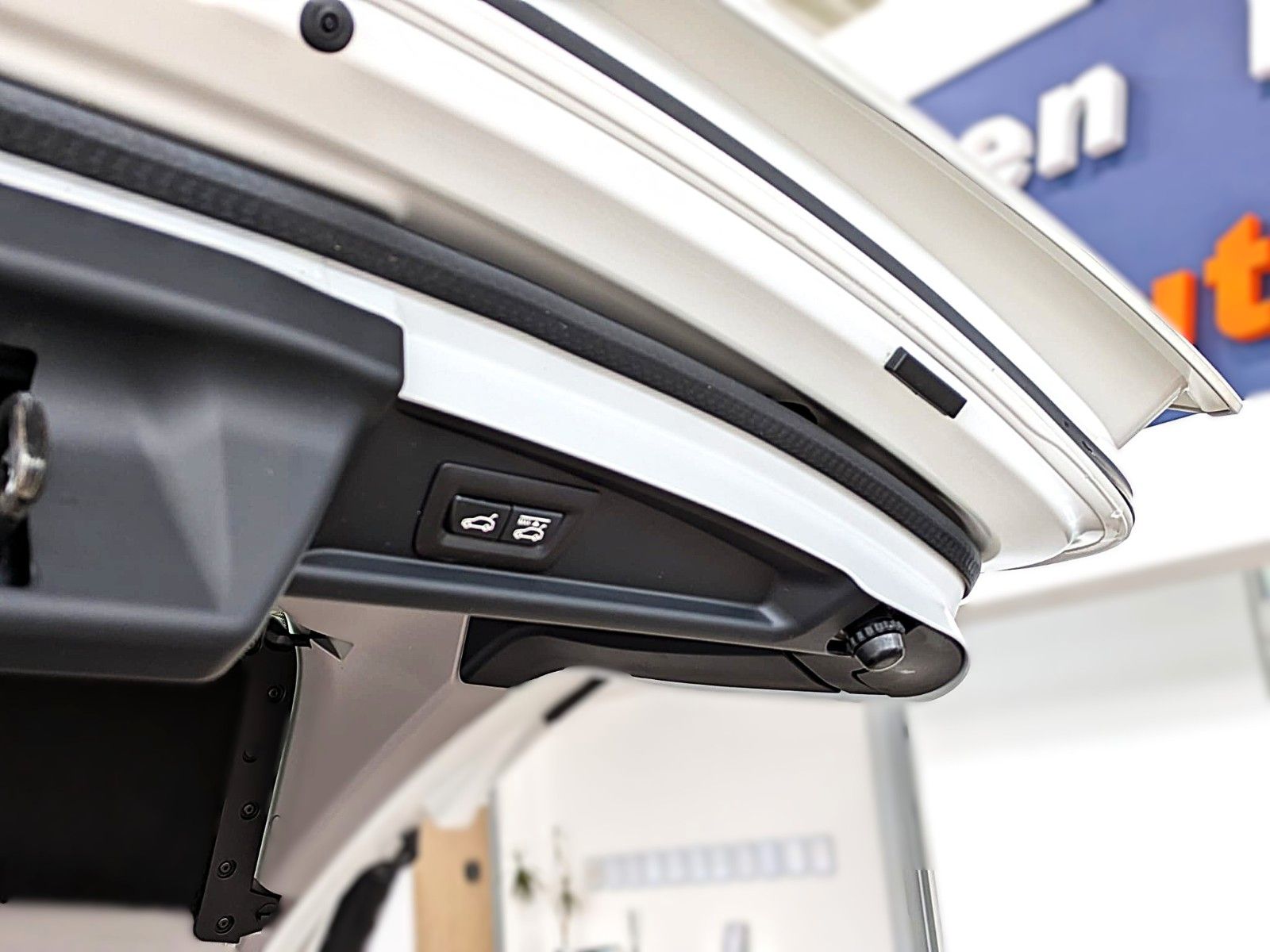 Fahrzeugabbildung BMW 530d GT xDRIVE LEDER PANO NAVI HiFi HUD STANDH.