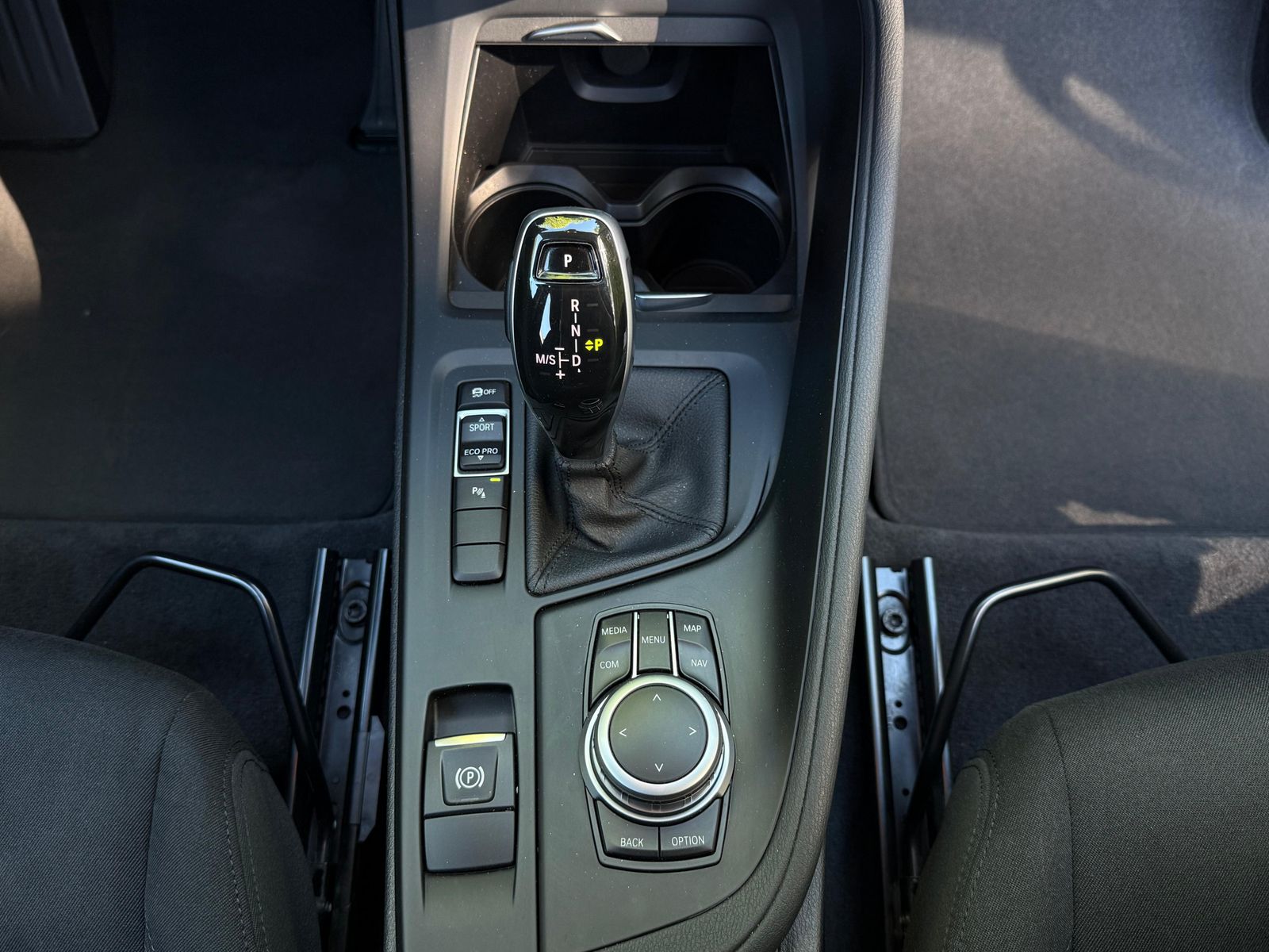 Fahrzeugabbildung BMW X1 sDrive 18 i Aut. LED+NAV+SHZ+AHK+TEMP+KAM+DAB