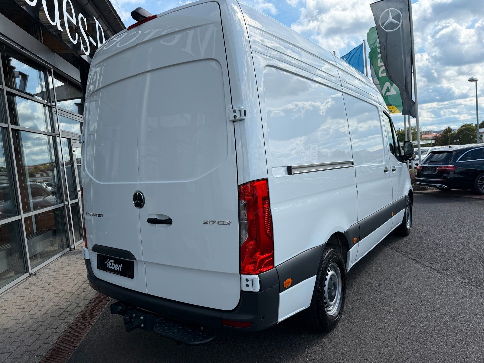 Fahrzeugabbildung Mercedes-Benz Sprinter 317 CDI 9G 3665 AHK3,5to Schwingsitz