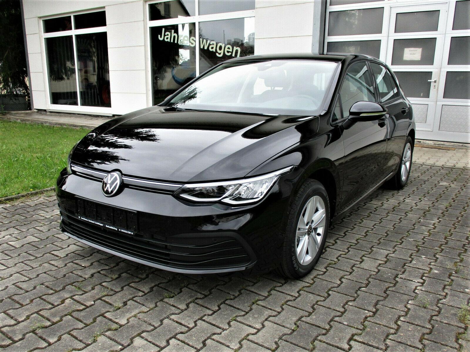 Volkswagen Golf VIII 1.5 TSI Life Navi / PDC