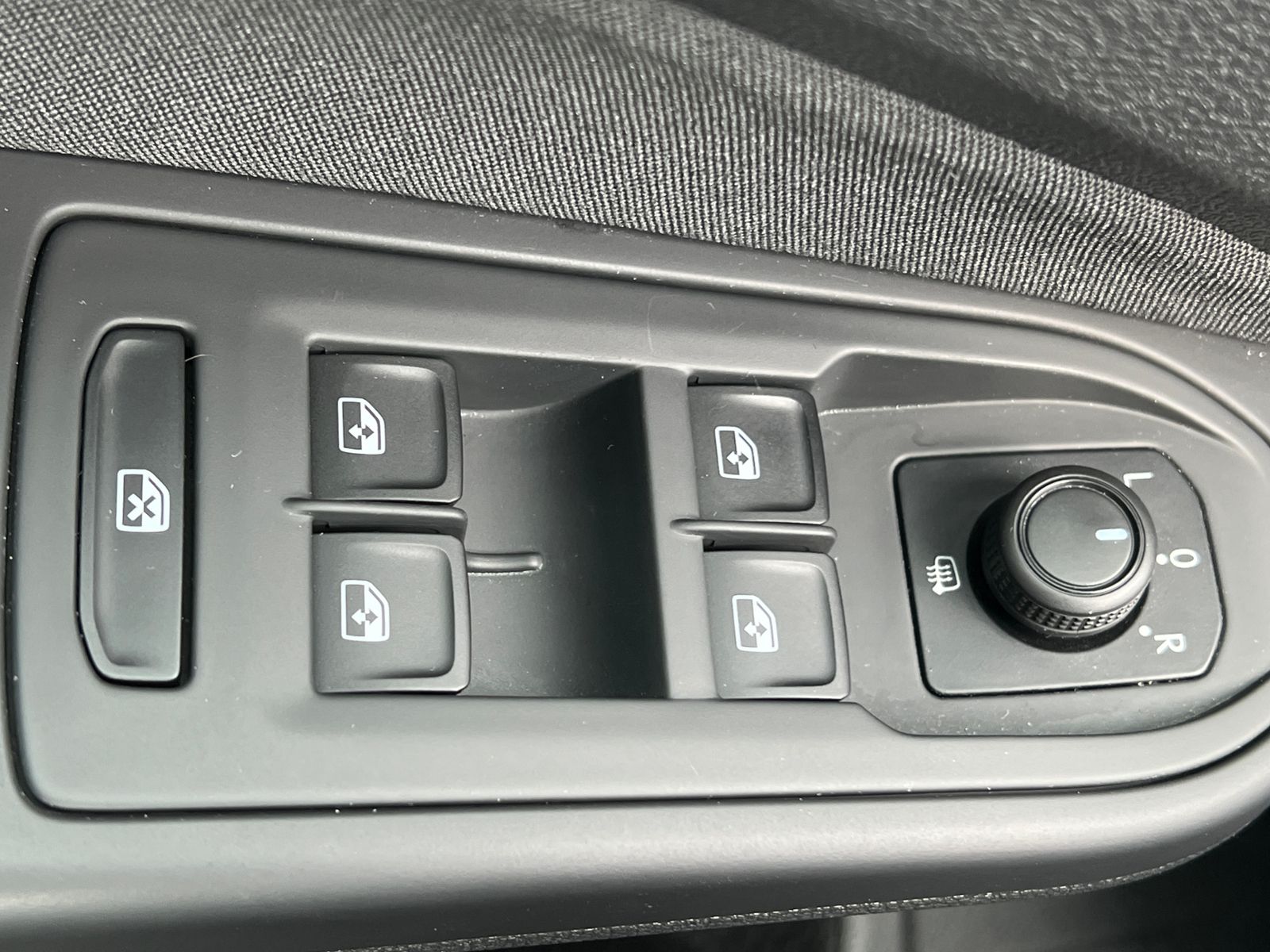 Fahrzeugabbildung Volkswagen Golf VIII 1.0 TSI *LED, Climatronic, Kessy, Digi