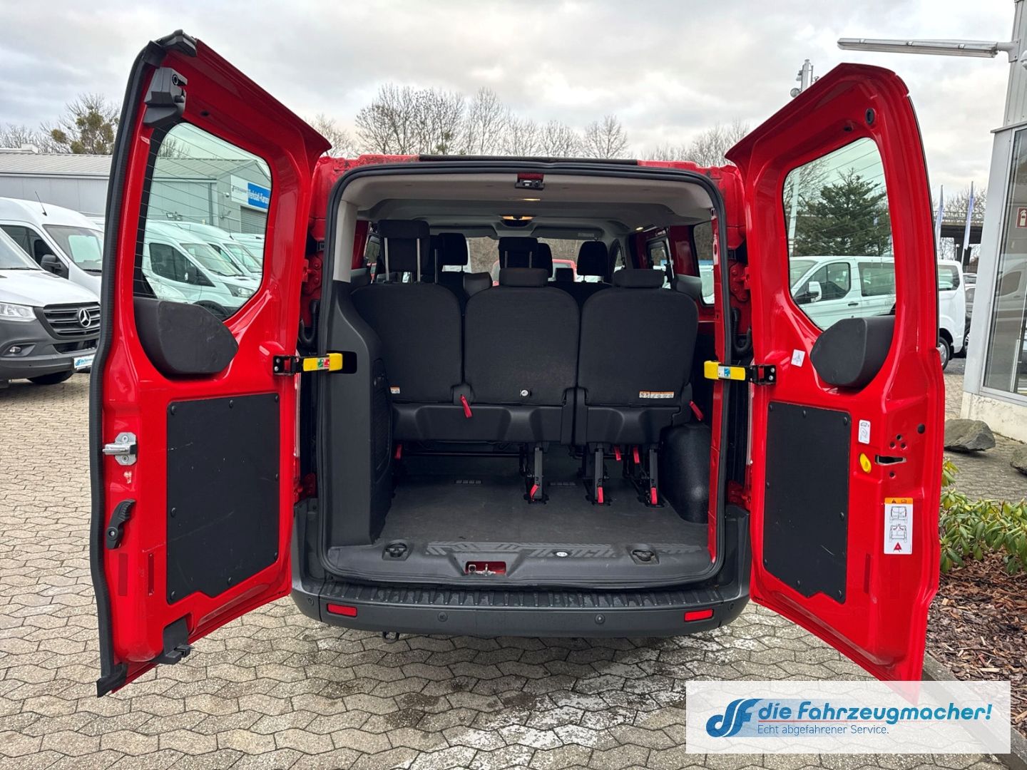 Fahrzeugabbildung Ford Transit Custom Tourneo 300 L1 *2131