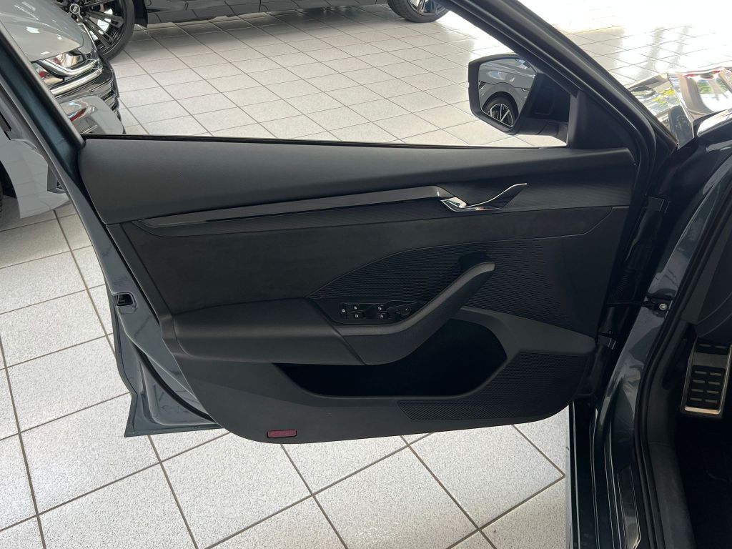 Skoda Octavia RS Combi 2.0 TSI*LED*PANO*TOTW*VIRTU*DAB