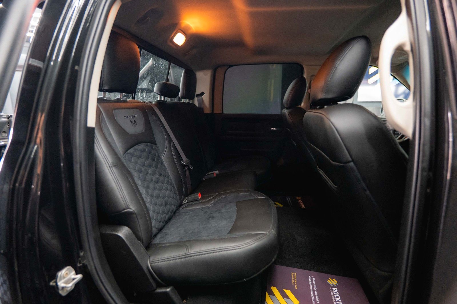 Fahrzeugabbildung Dodge RAM 5.7 V8 HEMI 4x4 Sport OFFROAD Night LONGBED