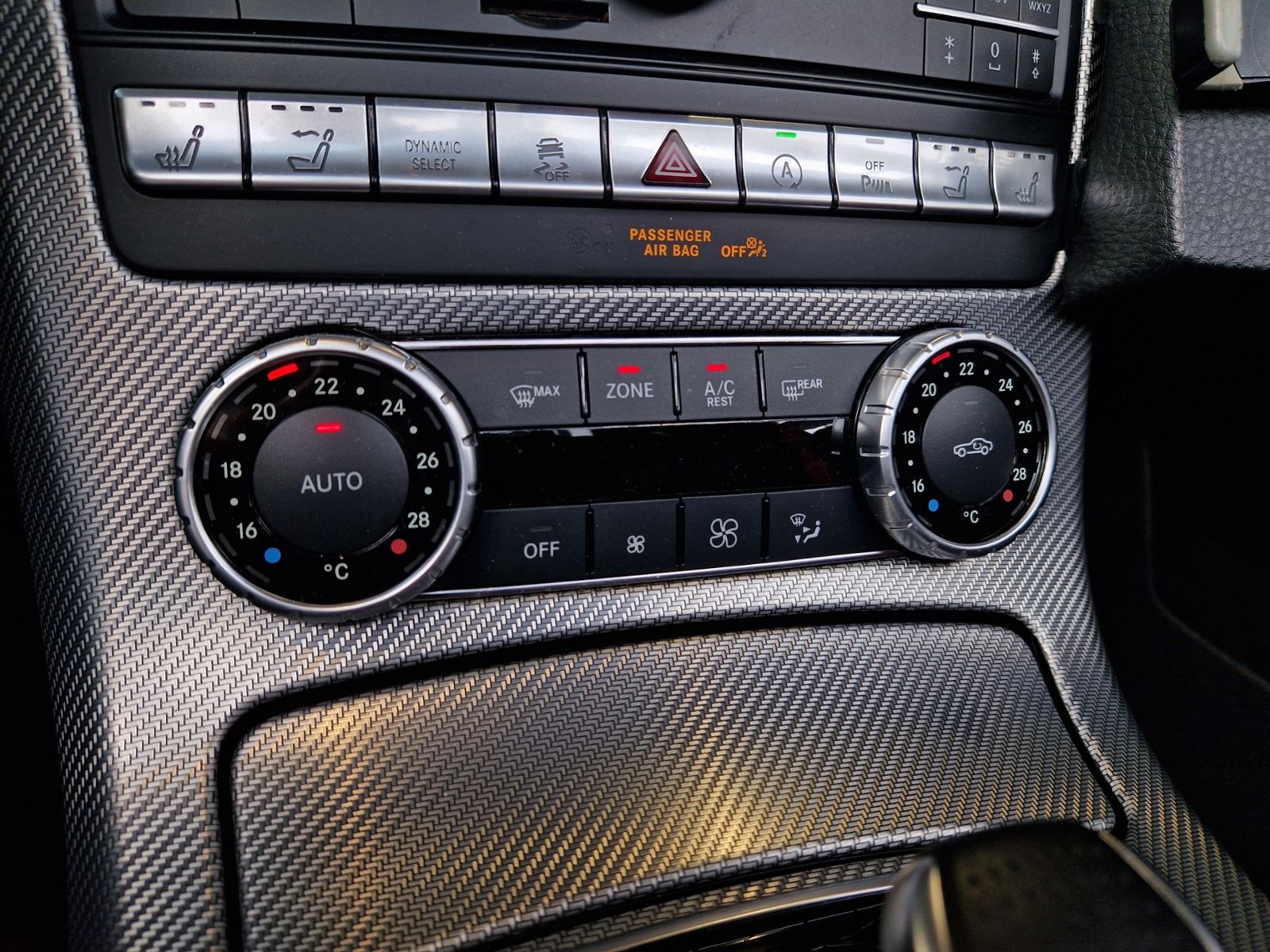 Fahrzeugabbildung Mercedes-Benz SLC 300 AMG MEMORY LED NAVI RFK