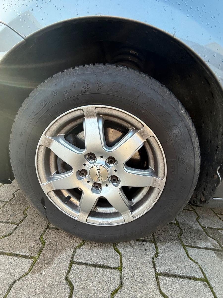 Volkswagen Touran 2009 — photo 10