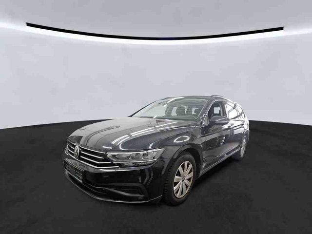 VW Passat Variant Basis 2.0TDI DSG Navi SHZ ACC LED