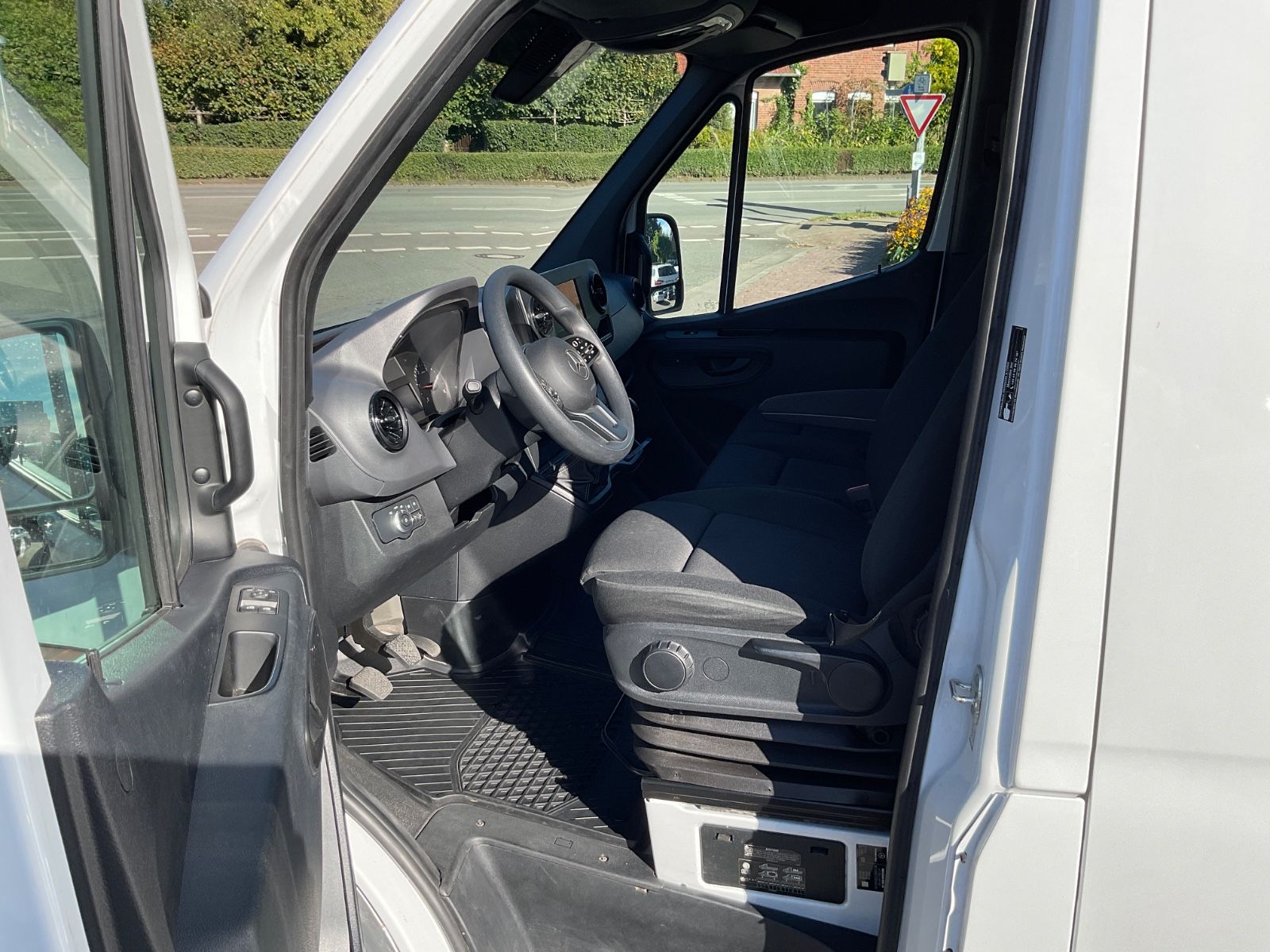 Fahrzeugabbildung Mercedes-Benz Sprinter 317 CDI,3.5t,L2 H2,Kamera,Navi,Telefon,