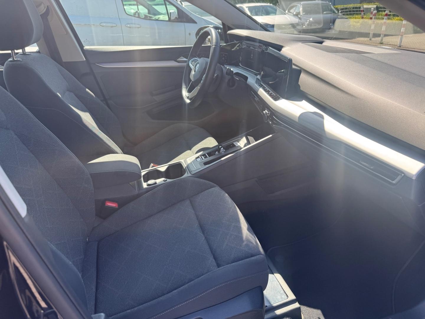 Volkswagen Golf VIII Life eTSI Navi LED Sperrdiff. ACC Appl, миниатюра 8