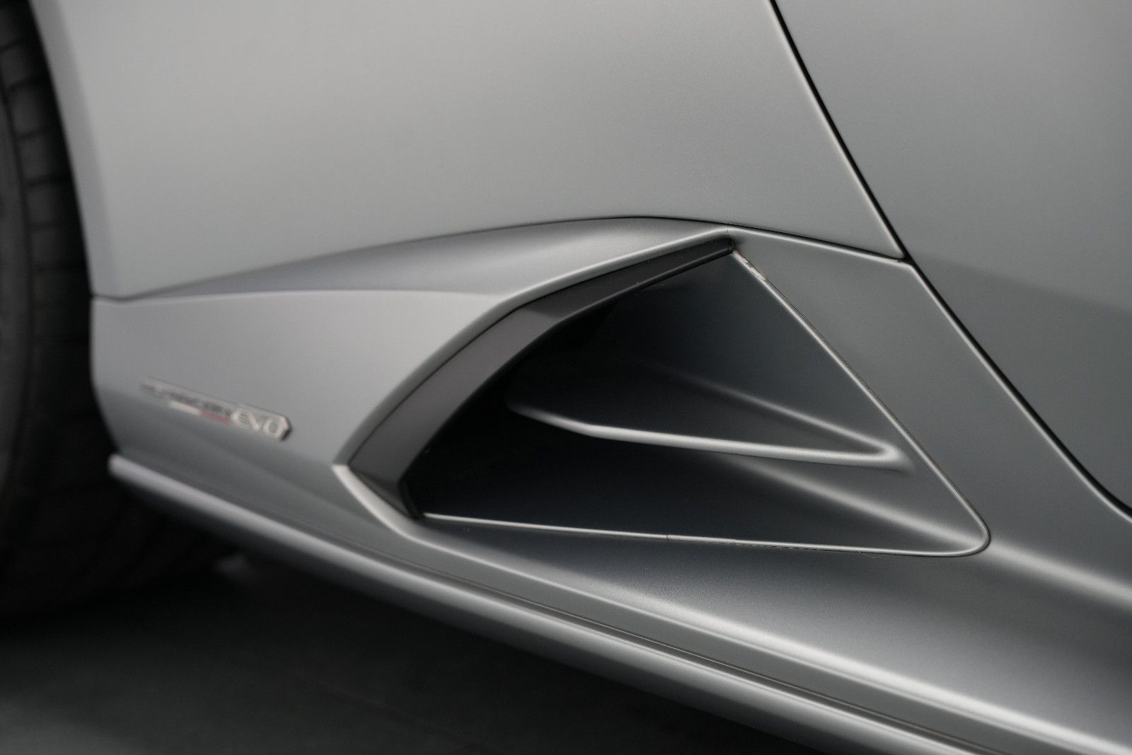 Fahrzeugabbildung Lamborghini Huracán EVO V10 /LIFT/SENSONUM/KAMERA/ACC