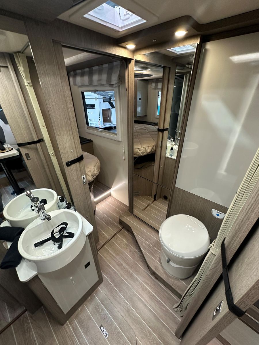 Fahrzeugabbildung Roller Team Zefiro 266 TL Fiat