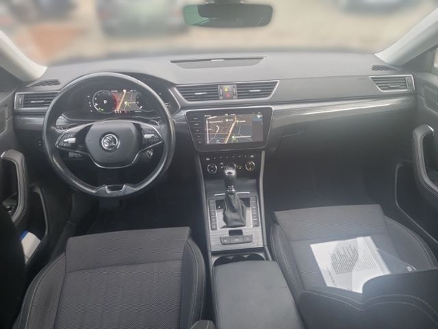 Fahrzeugabbildung SKODA Superb Combi 2.0 TDI 4x4 DSG Style NAVI STANDHEI