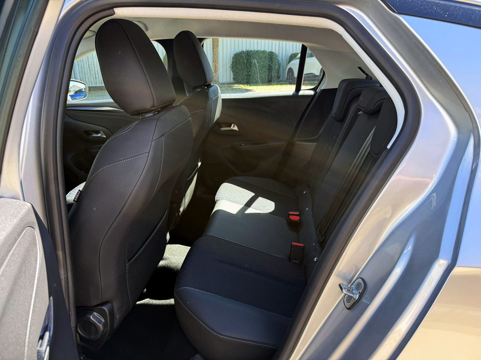 Fahrzeugabbildung Opel Corsa-F Elegance 1.2 Turbo LED SHZ NAV TEMP PDC