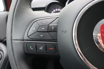 Fahrzeugabbildung Fiat 500X 1.4 Cross 4x4 AT TEMPO SHZ