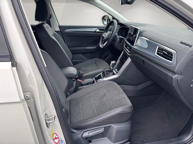 Fahrzeugabbildung Volkswagen T-Roc  1.5TSI DSG Style AHK+GJR+KAMERA+SHZ+NAVI+