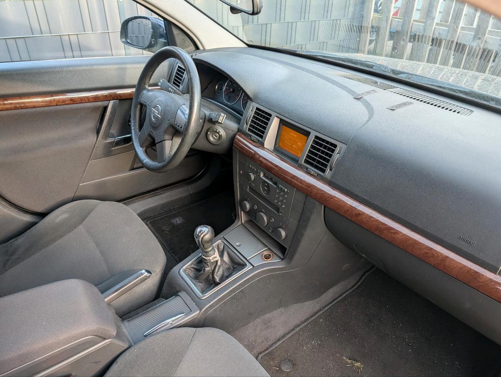 Opel Vectra 2005 — photo 5