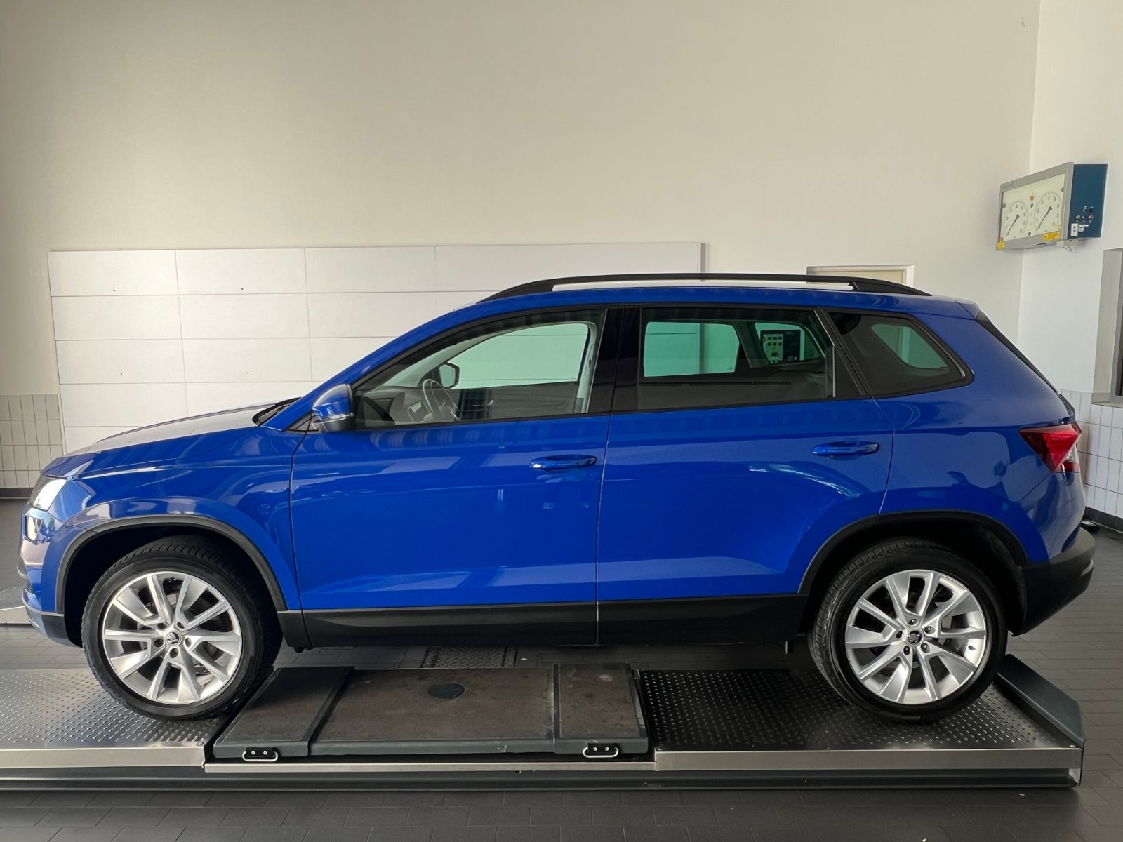 Fahrzeugabbildung SKODA Karoq Style 1.5 TSI ACT DSG *AHK,LED,Navi,18''-L