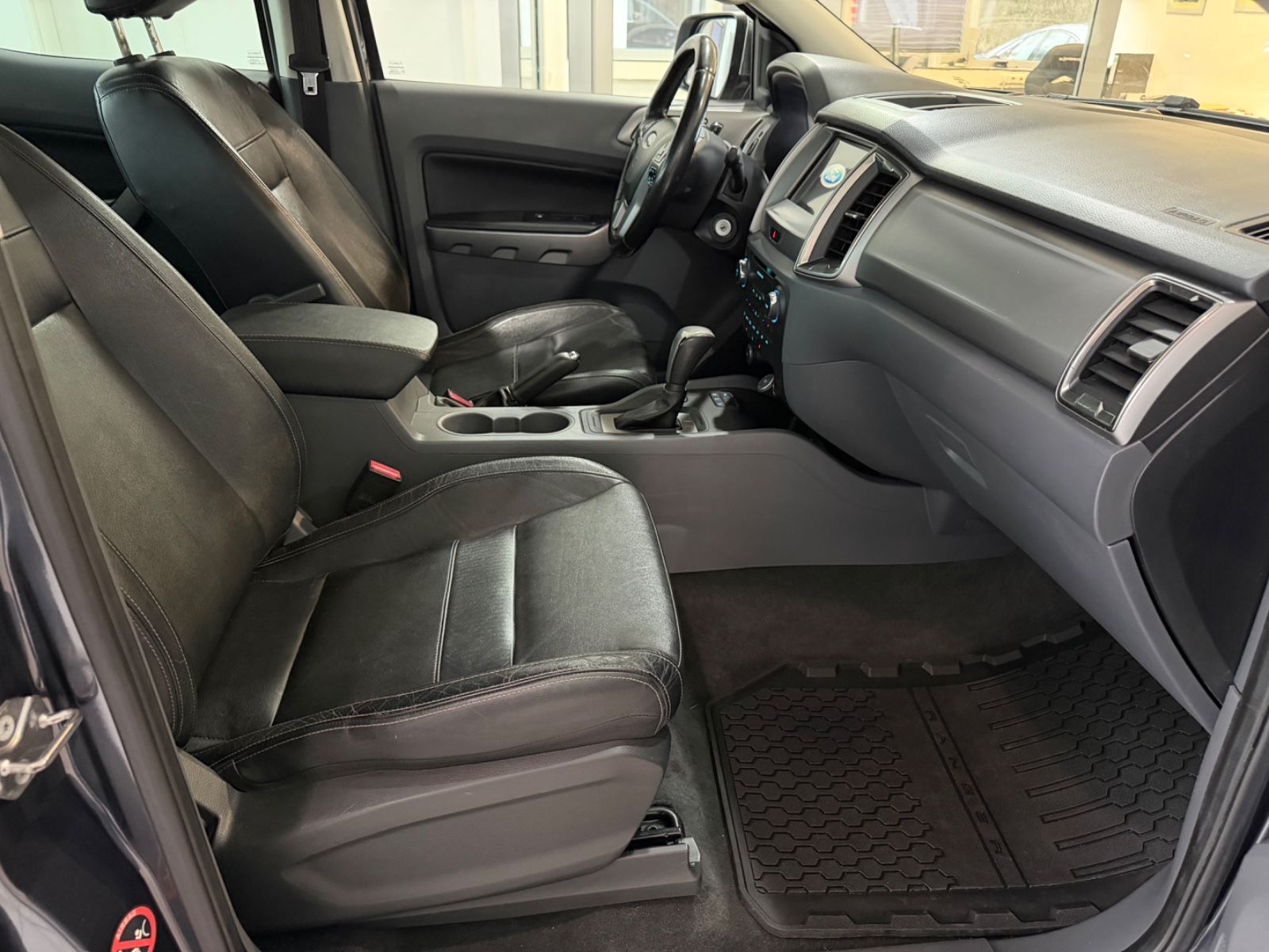 Fahrzeugabbildung Ford Ranger Limited Doppelkabine 4x4