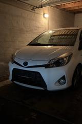 Toyota Yaris Hybrid 2013 Tausch möglich*Rückfahr - Toyota Yaris Cross Gebrauchtwagen in Düsseldorf