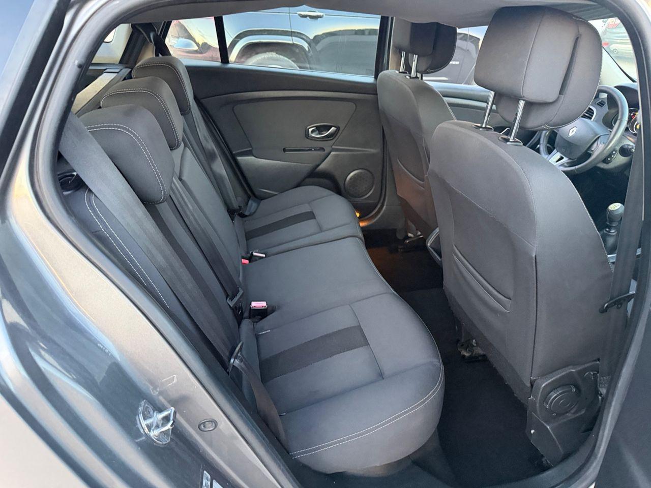 Renault Megane 2011 — photo 6