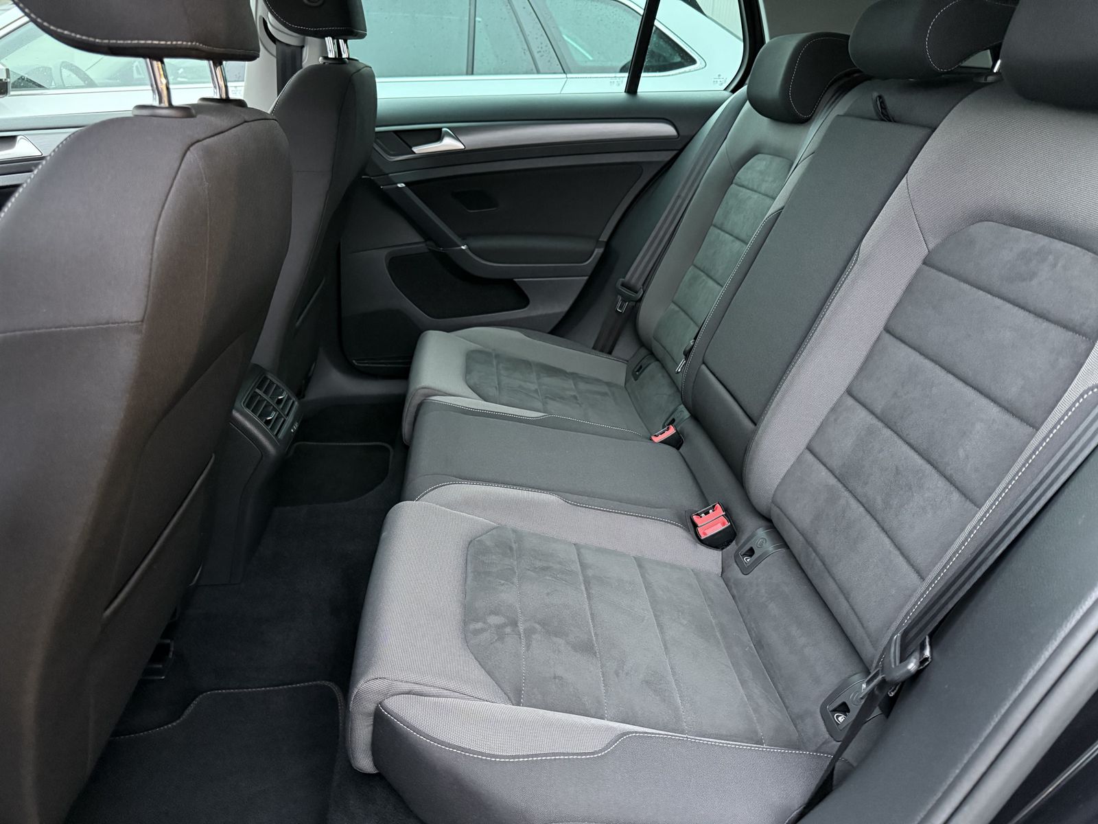 Fahrzeugabbildung Volkswagen Golf 1.5 TSI Comfortline BMT NAV+DIGDISPLAY+2HD