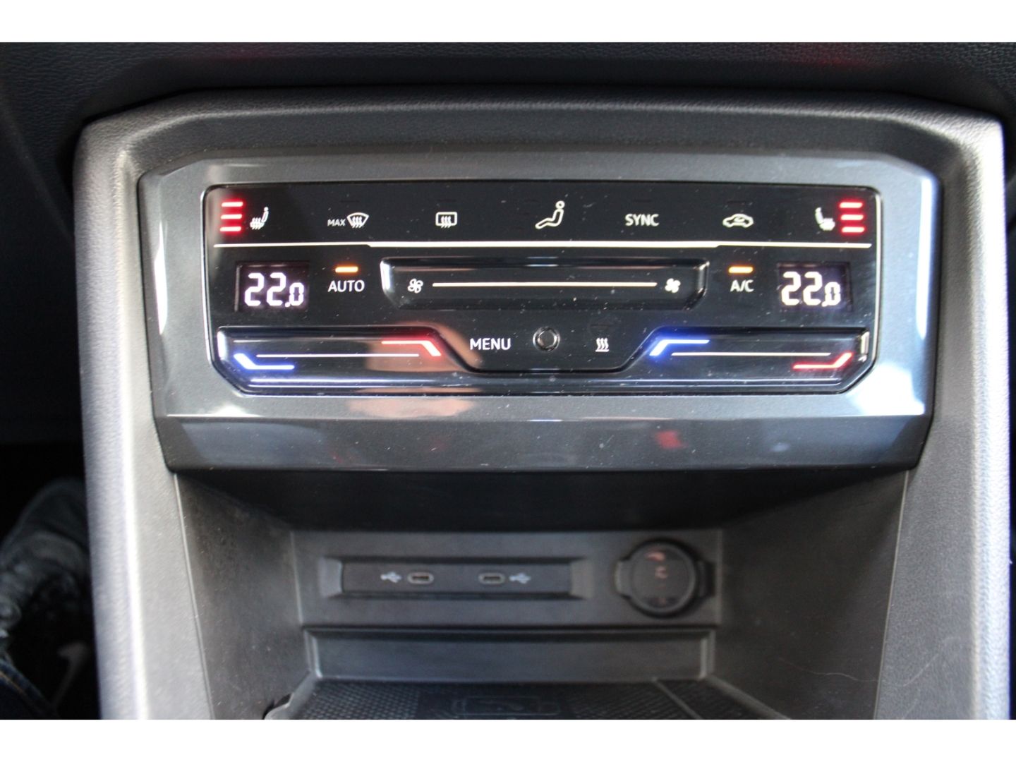 Fahrzeugabbildung SEAT Tarraco Xcellence 4Drive Pano LED ACC AHK StHZg