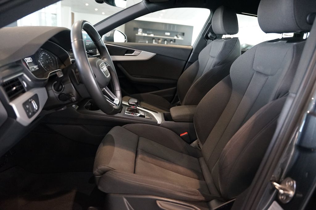 AUDI A4 Limousine 35 TDI S line | MMI Plus | AHK AUDI A4 Limousine 35 TDI S line | MMI Plus | AHK